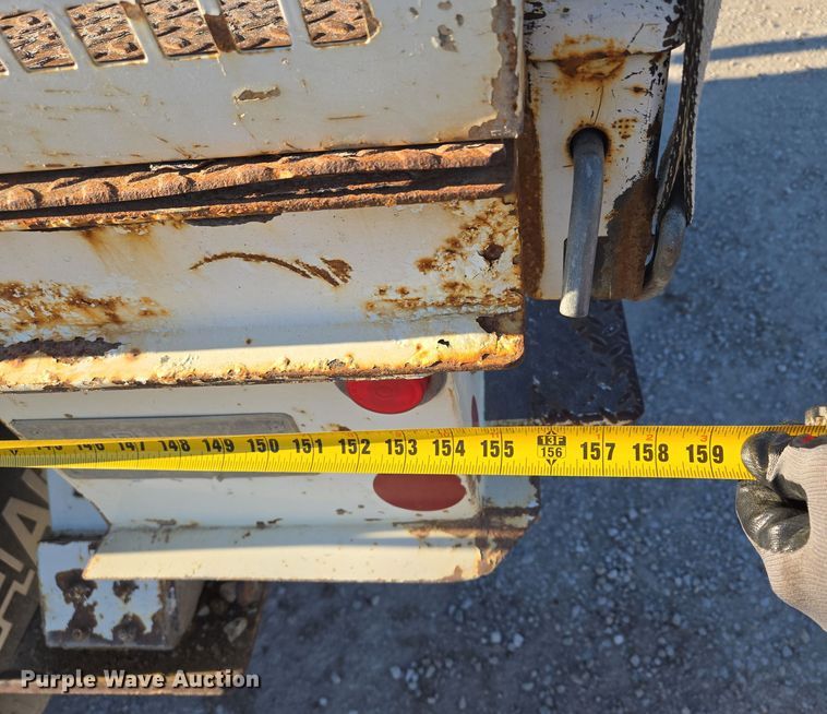 image for item EQ3668 2005 International 4300 digger derrick truck