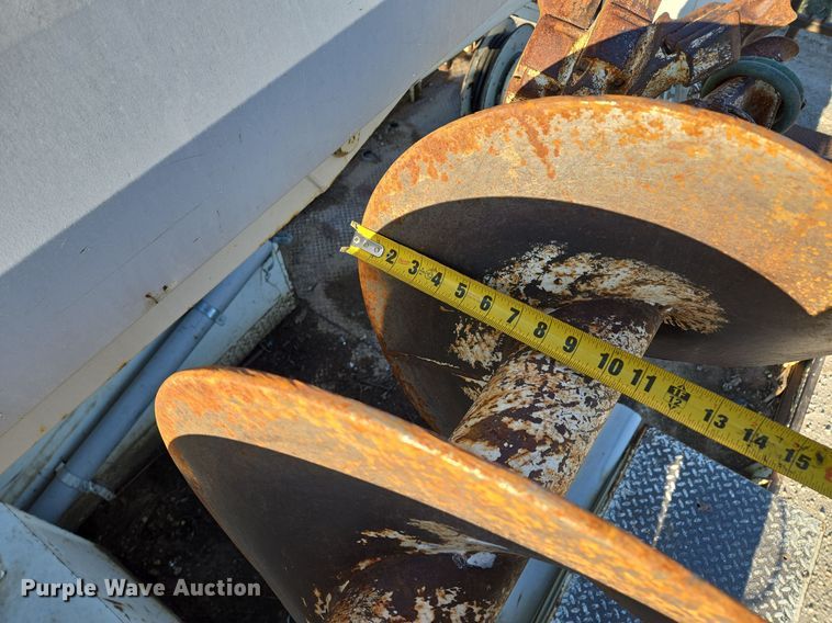 image for item EQ3668 2005 International 4300 digger derrick truck