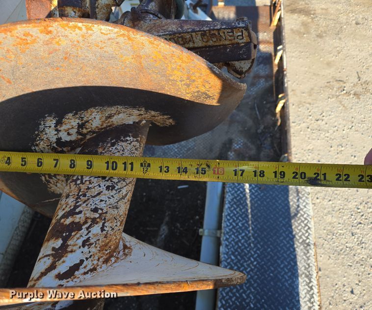 image for item EQ3668 2005 International 4300 digger derrick truck