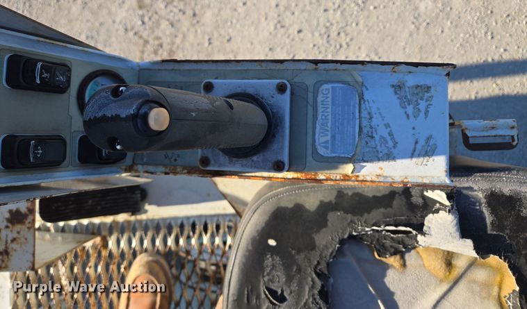 image for item EQ3668 2005 International 4300 digger derrick truck