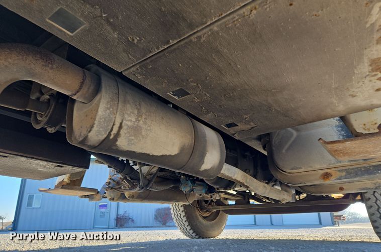 image for item EQ3668 2005 International 4300 digger derrick truck