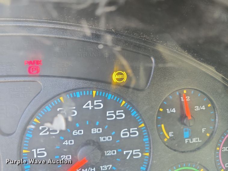 image for item EQ3668 2005 International 4300 digger derrick truck