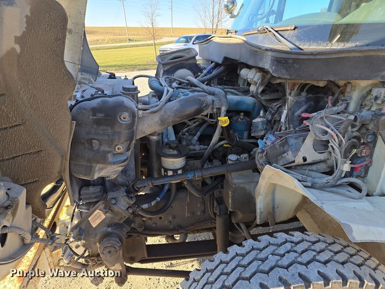 image for item EQ3668 2005 International 4300 digger derrick truck