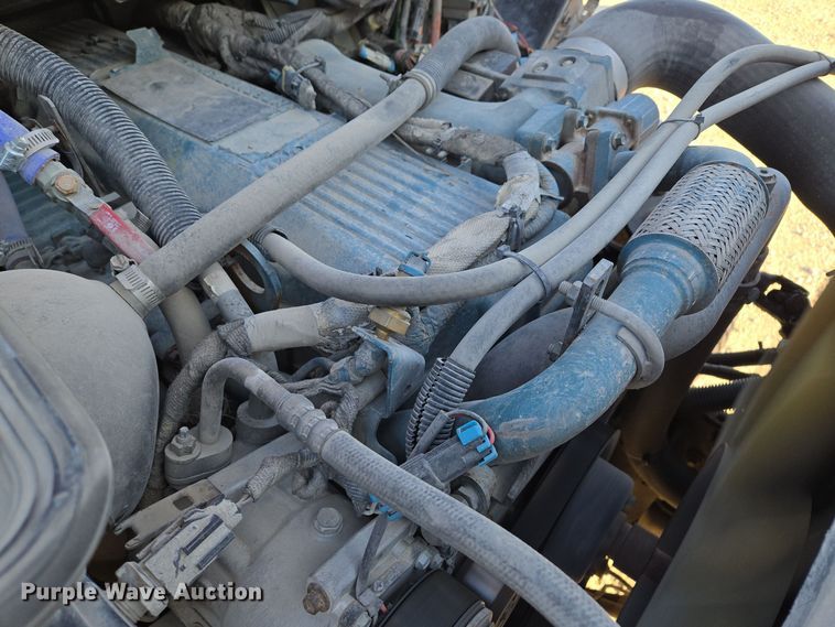 image for item EQ3668 2005 International 4300 digger derrick truck