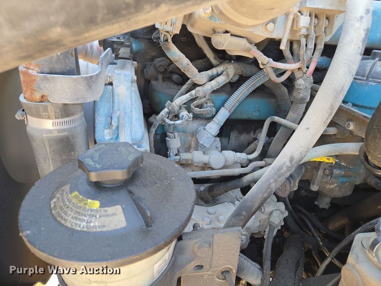 image for item EQ3668 2005 International 4300 digger derrick truck