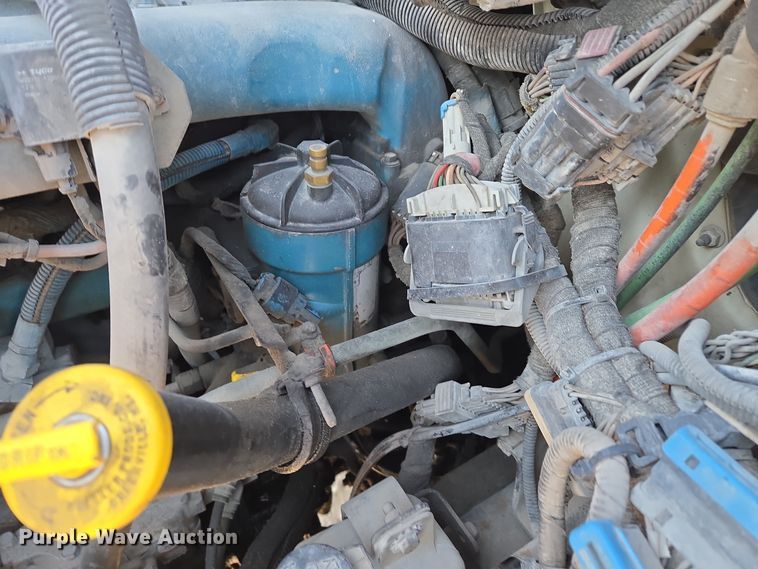 image for item EQ3668 2005 International 4300 digger derrick truck