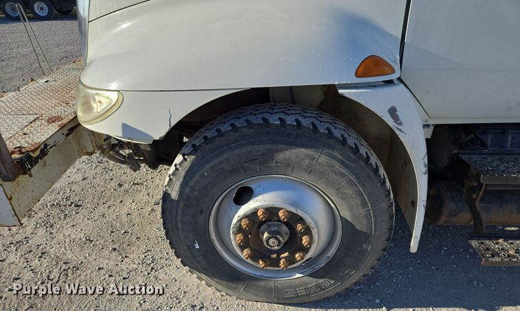 image for item EQ3668 2005 International 4300 digger derrick truck