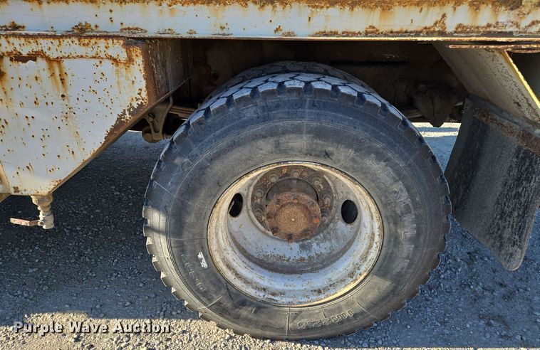 image for item EQ3668 2005 International 4300 digger derrick truck