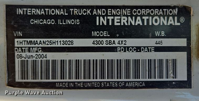 image for item EQ3668 2005 International 4300 digger derrick truck