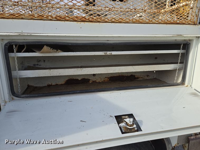 image for item EQ3669 2006 International  4300 SBA bucket truck