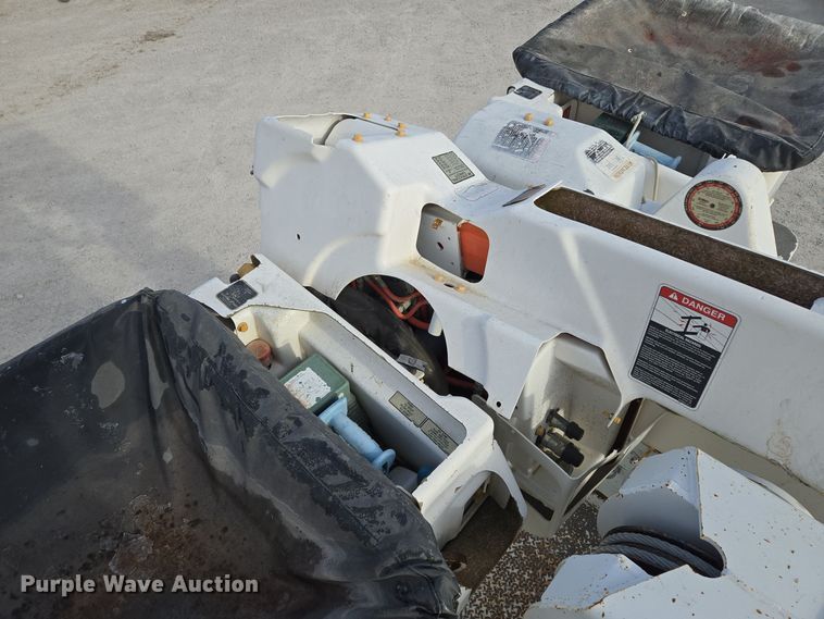 image for item EQ3669 2006 International  4300 SBA bucket truck