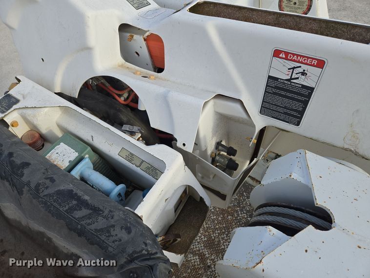 image for item EQ3669 2006 International  4300 SBA bucket truck