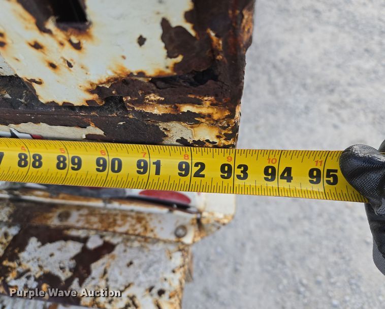 image for item EQ3669 2006 International  4300 SBA bucket truck