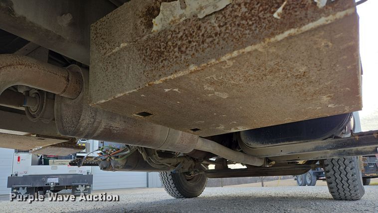 image for item EQ3669 2006 International  4300 SBA bucket truck