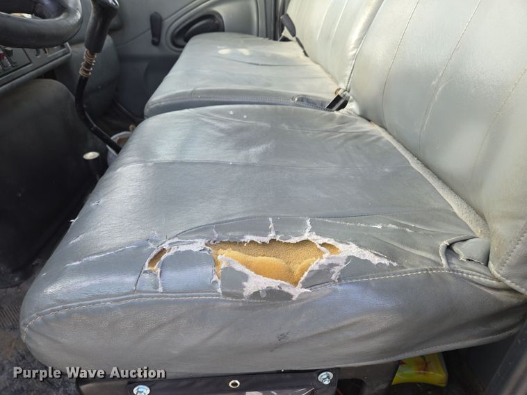 image for item EQ3669 2006 International  4300 SBA bucket truck