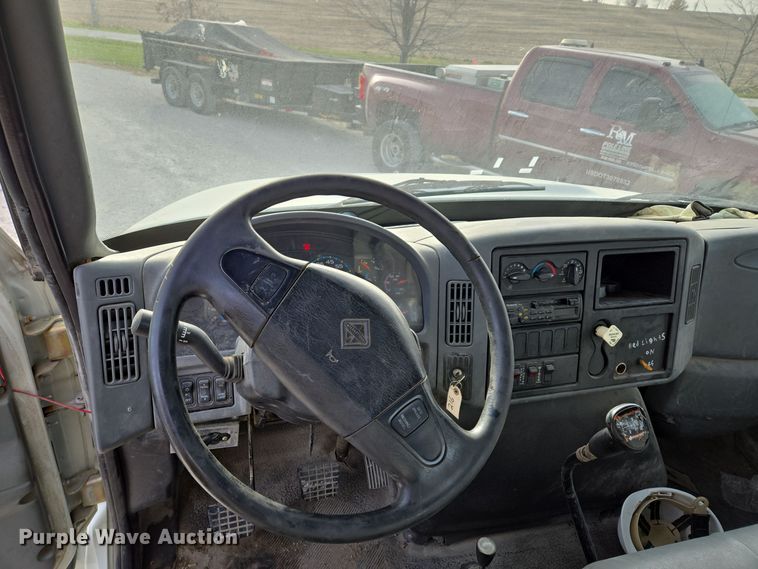 image for item EQ3669 2006 International  4300 SBA bucket truck