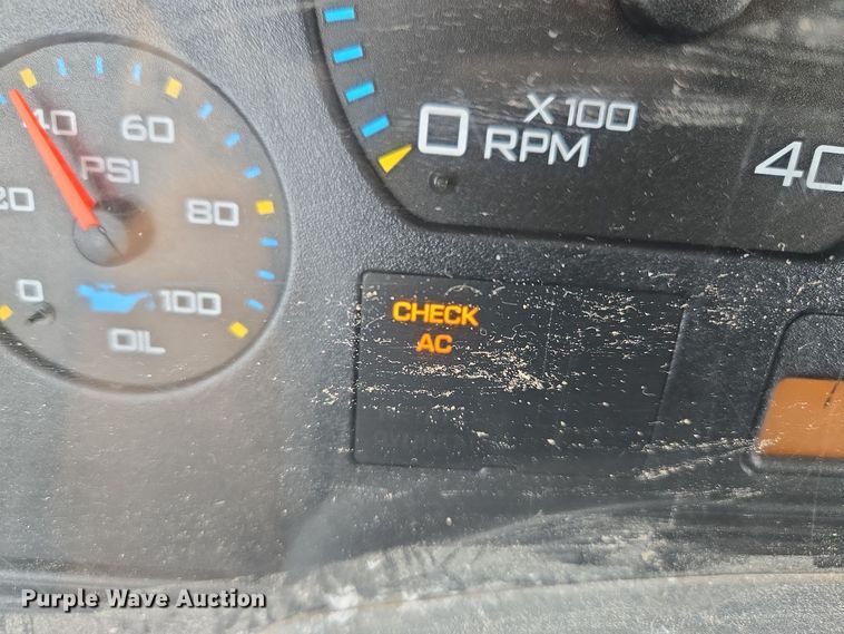 image for item EQ3669 2006 International  4300 SBA bucket truck