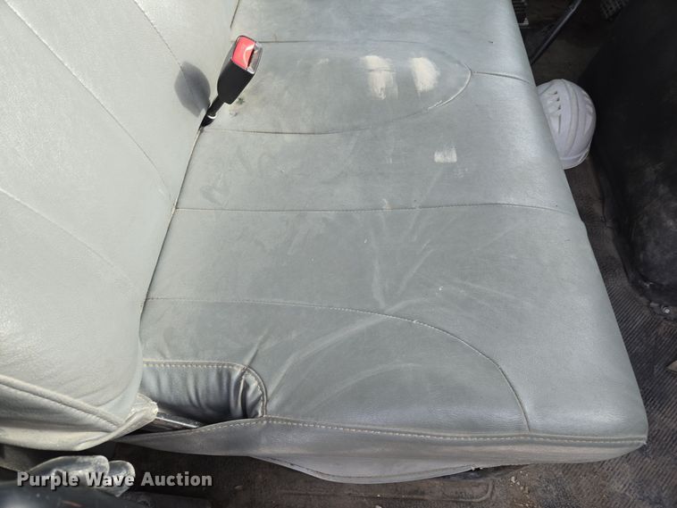 image for item EQ3669 2006 International  4300 SBA bucket truck