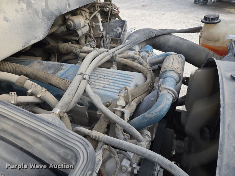 image for item EQ3669 2006 International  4300 SBA bucket truck