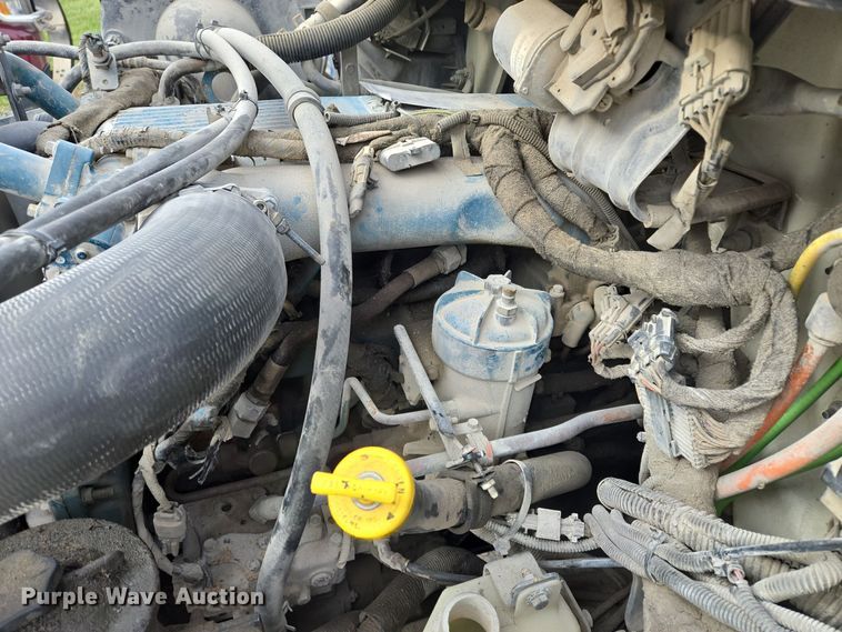 image for item EQ3669 2006 International  4300 SBA bucket truck