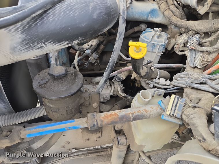 image for item EQ3669 2006 International  4300 SBA bucket truck