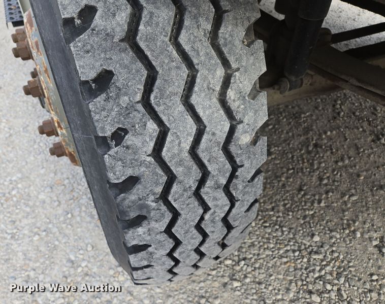 image for item EQ3669 2006 International  4300 SBA bucket truck