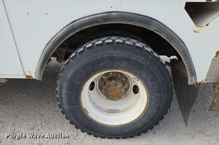 image for item EQ3669 2006 International  4300 SBA bucket truck