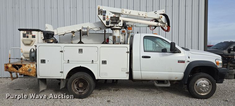 image for item EQ3670 2009 Dodge  Ram 5500HD bucket truck