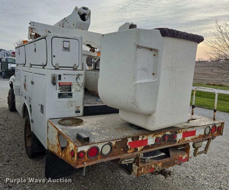 image for item EQ3670 2009 Dodge  Ram 5500HD bucket truck