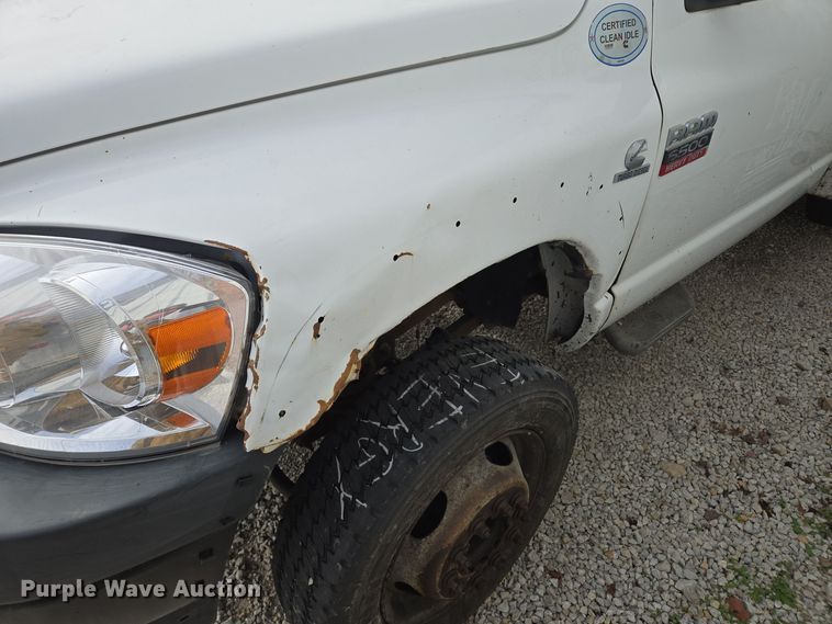 image for item EQ3670 2009 Dodge  Ram 5500HD bucket truck