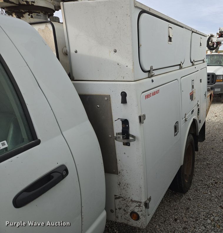 image for item EQ3670 2009 Dodge  Ram 5500HD bucket truck