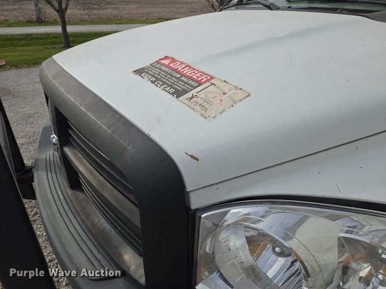 image for item EQ3670 2009 Dodge  Ram 5500HD bucket truck