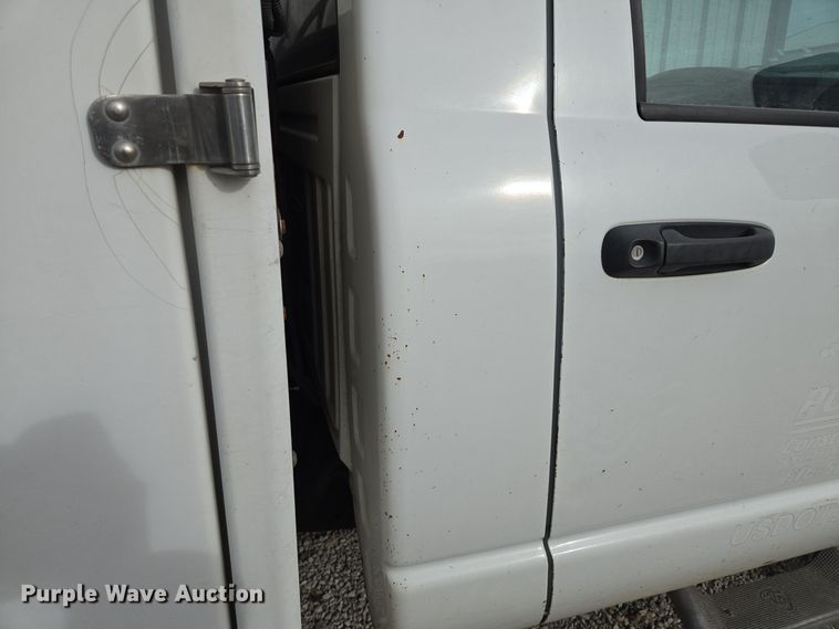 image for item EQ3670 2009 Dodge  Ram 5500HD bucket truck
