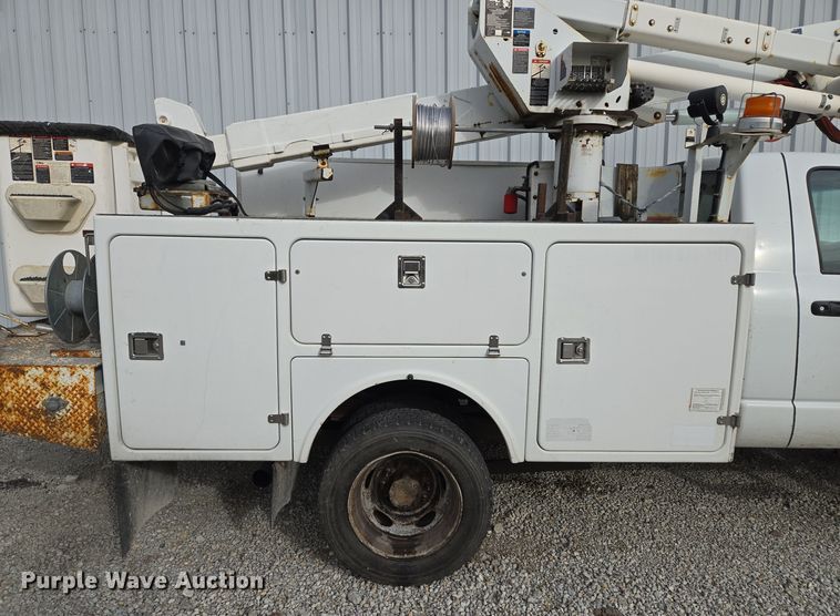 image for item EQ3670 2009 Dodge  Ram 5500HD bucket truck
