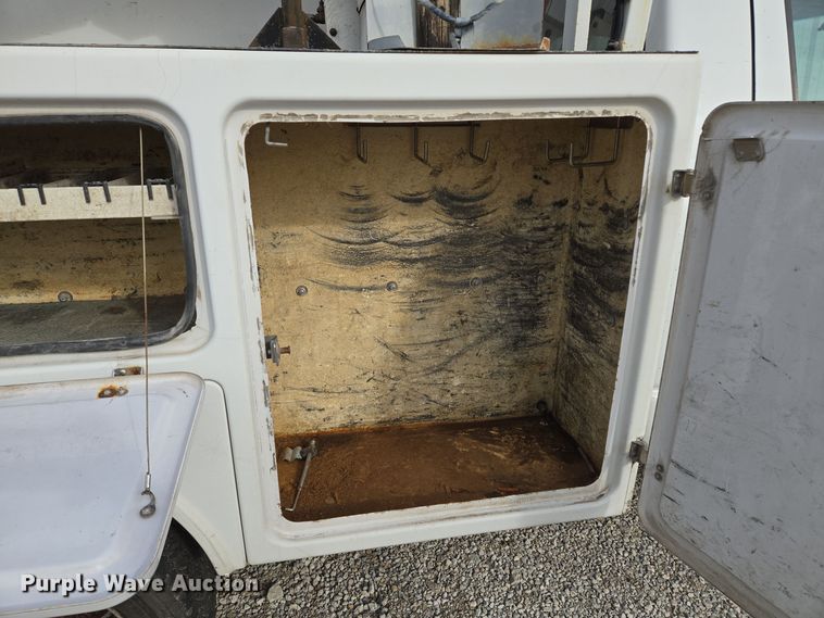 image for item EQ3670 2009 Dodge  Ram 5500HD bucket truck