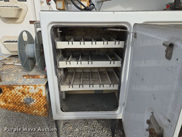 image for item EQ3670 2009 Dodge  Ram 5500HD bucket truck