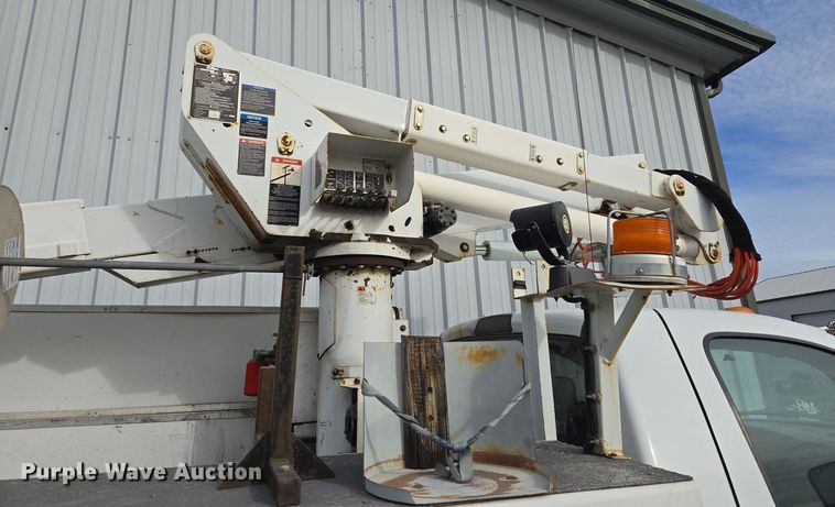 image for item EQ3670 2009 Dodge  Ram 5500HD bucket truck