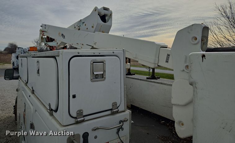 image for item EQ3670 2009 Dodge  Ram 5500HD bucket truck