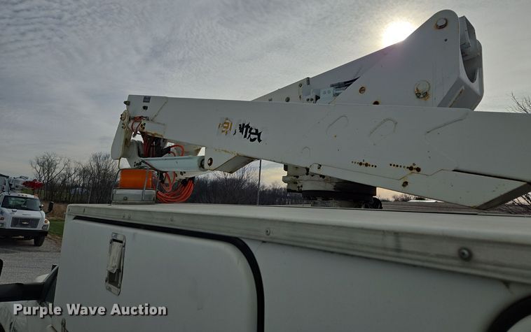 image for item EQ3670 2009 Dodge  Ram 5500HD bucket truck