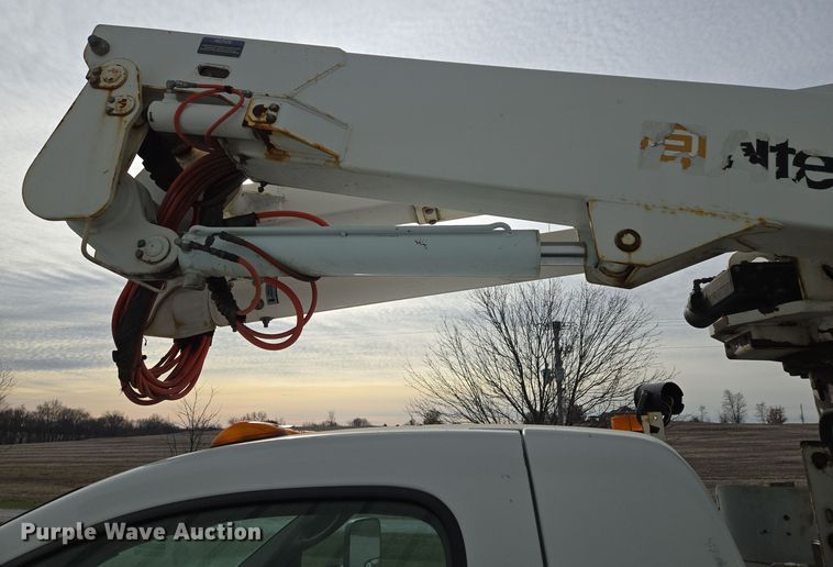 image for item EQ3670 2009 Dodge  Ram 5500HD bucket truck