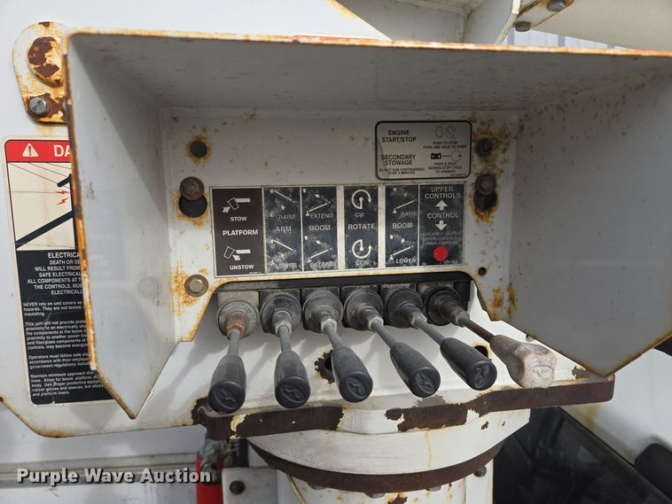 image for item EQ3670 2009 Dodge  Ram 5500HD bucket truck