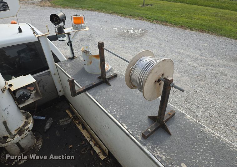 image for item EQ3670 2009 Dodge  Ram 5500HD bucket truck