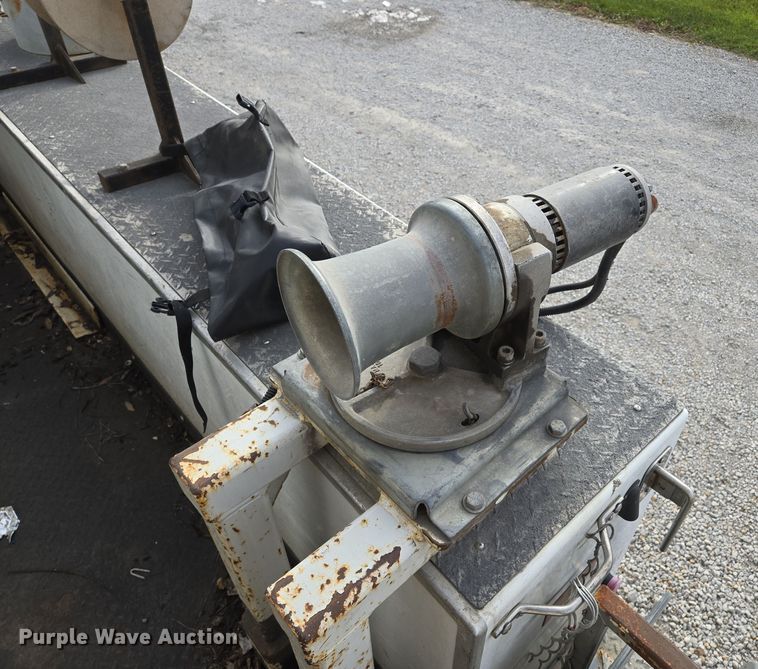 image for item EQ3670 2009 Dodge  Ram 5500HD bucket truck