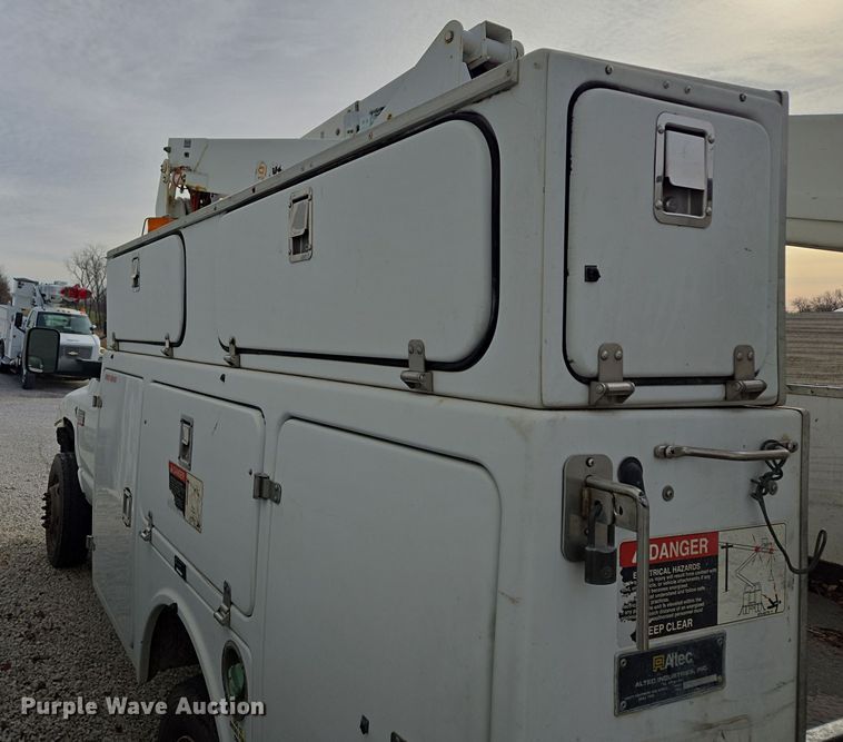 image for item EQ3670 2009 Dodge  Ram 5500HD bucket truck