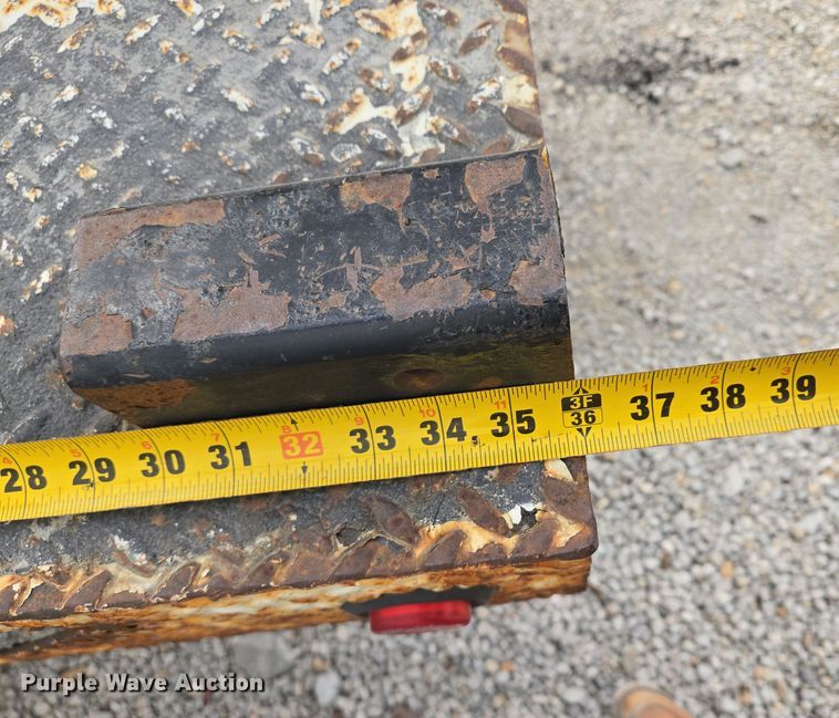 image for item EQ3670 2009 Dodge  Ram 5500HD bucket truck