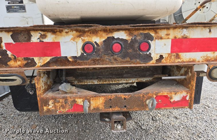 image for item EQ3670 2009 Dodge  Ram 5500HD bucket truck