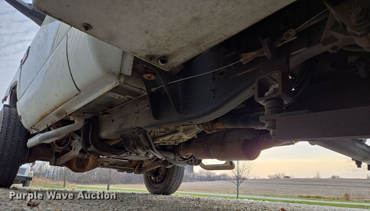 image for item EQ3670 2009 Dodge  Ram 5500HD bucket truck