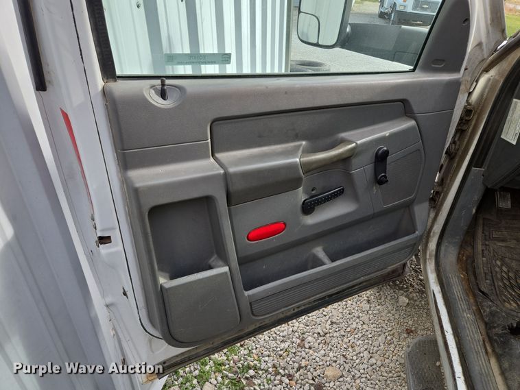 image for item EQ3670 2009 Dodge  Ram 5500HD bucket truck