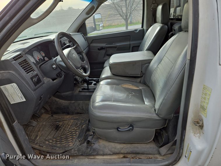 image for item EQ3670 2009 Dodge  Ram 5500HD bucket truck