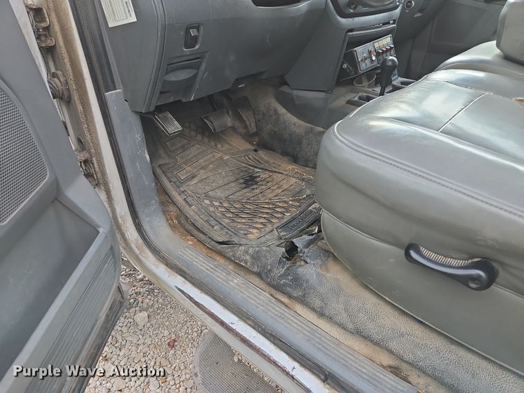 image for item EQ3670 2009 Dodge  Ram 5500HD bucket truck